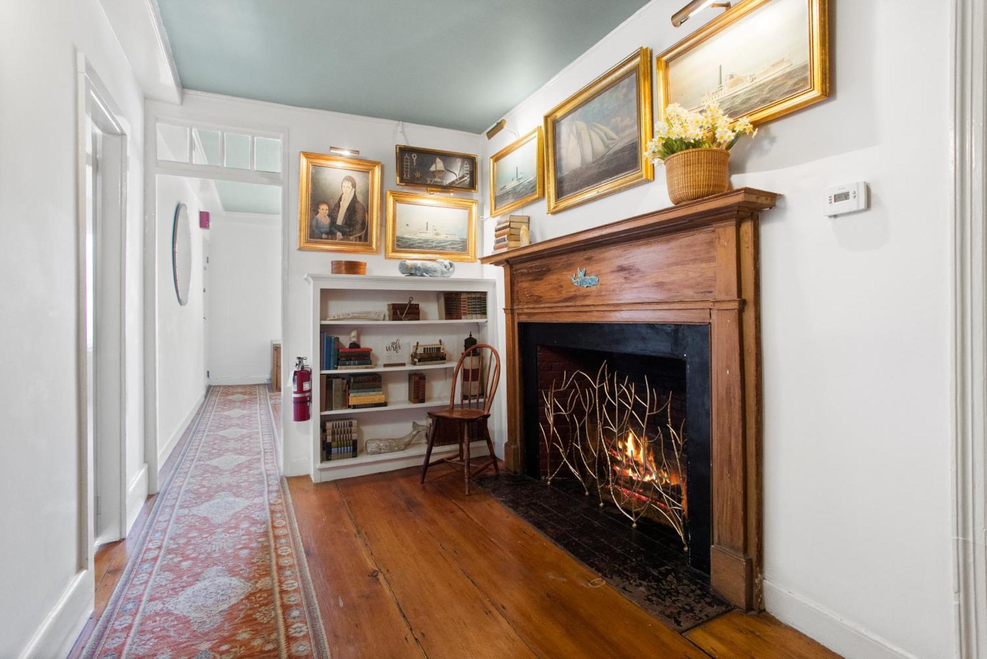 Carlisle House Inn Nantucket Bagian luar foto