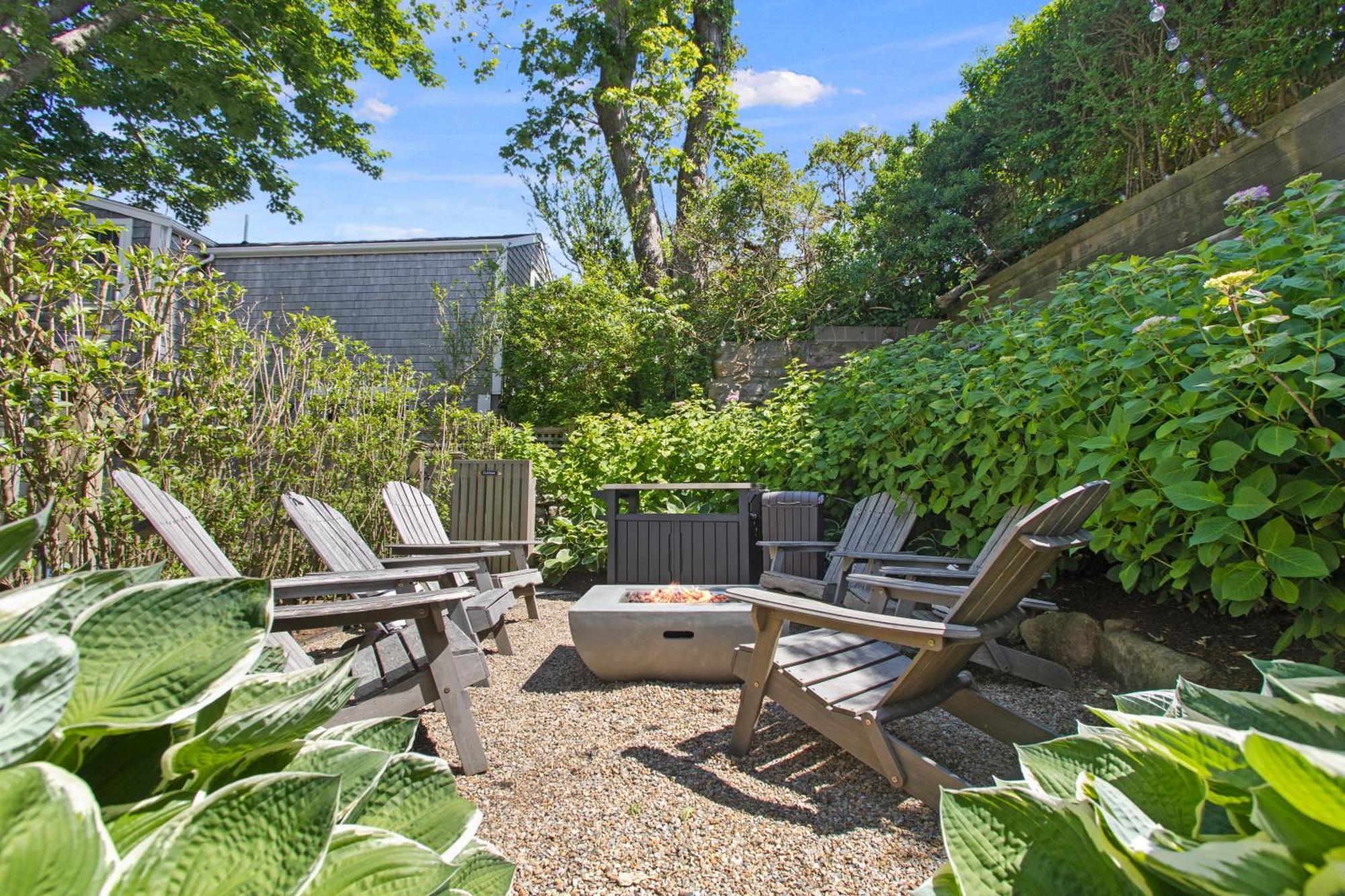 Carlisle House Inn Nantucket Bagian luar foto