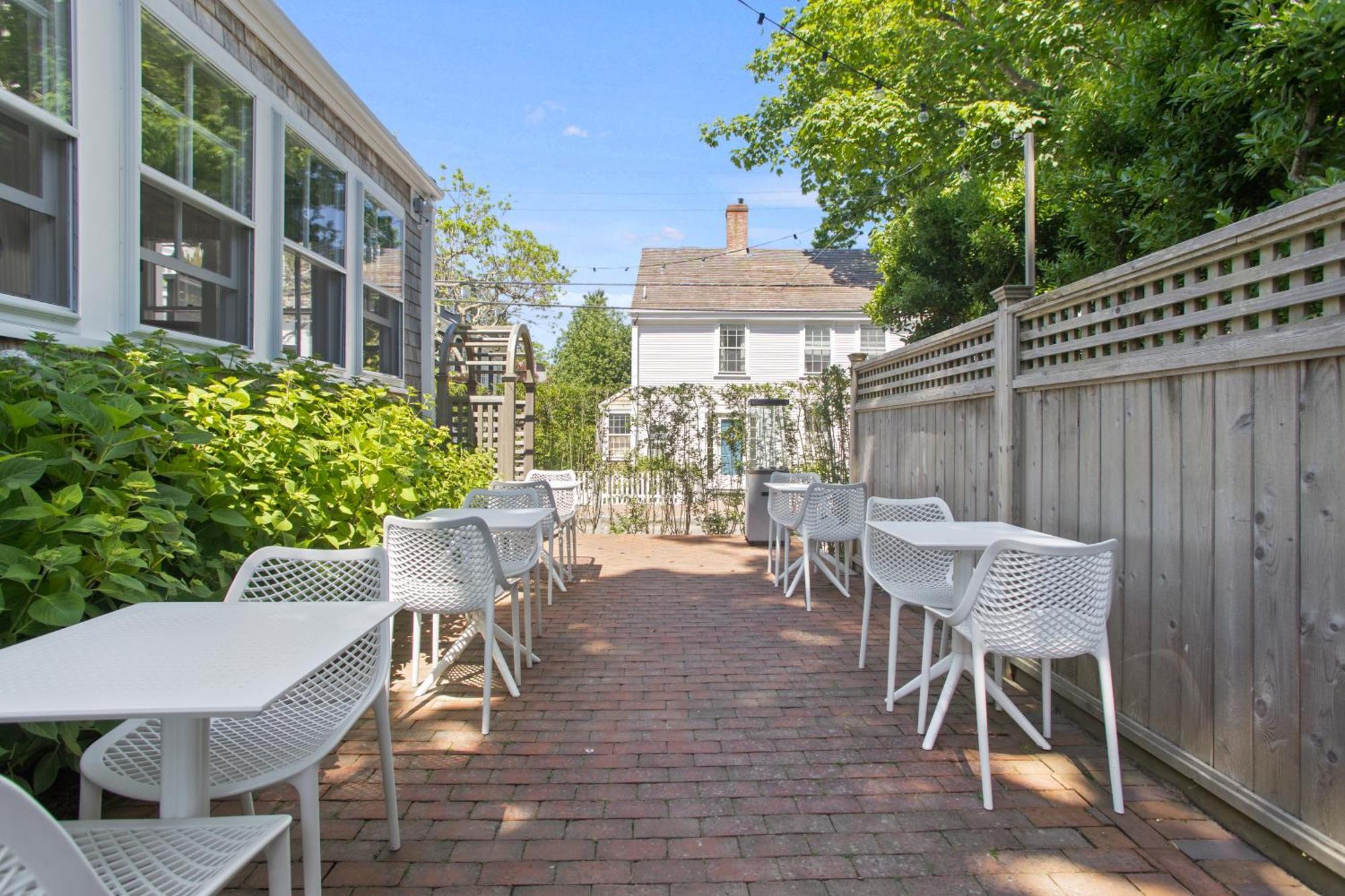 Carlisle House Inn Nantucket Bagian luar foto