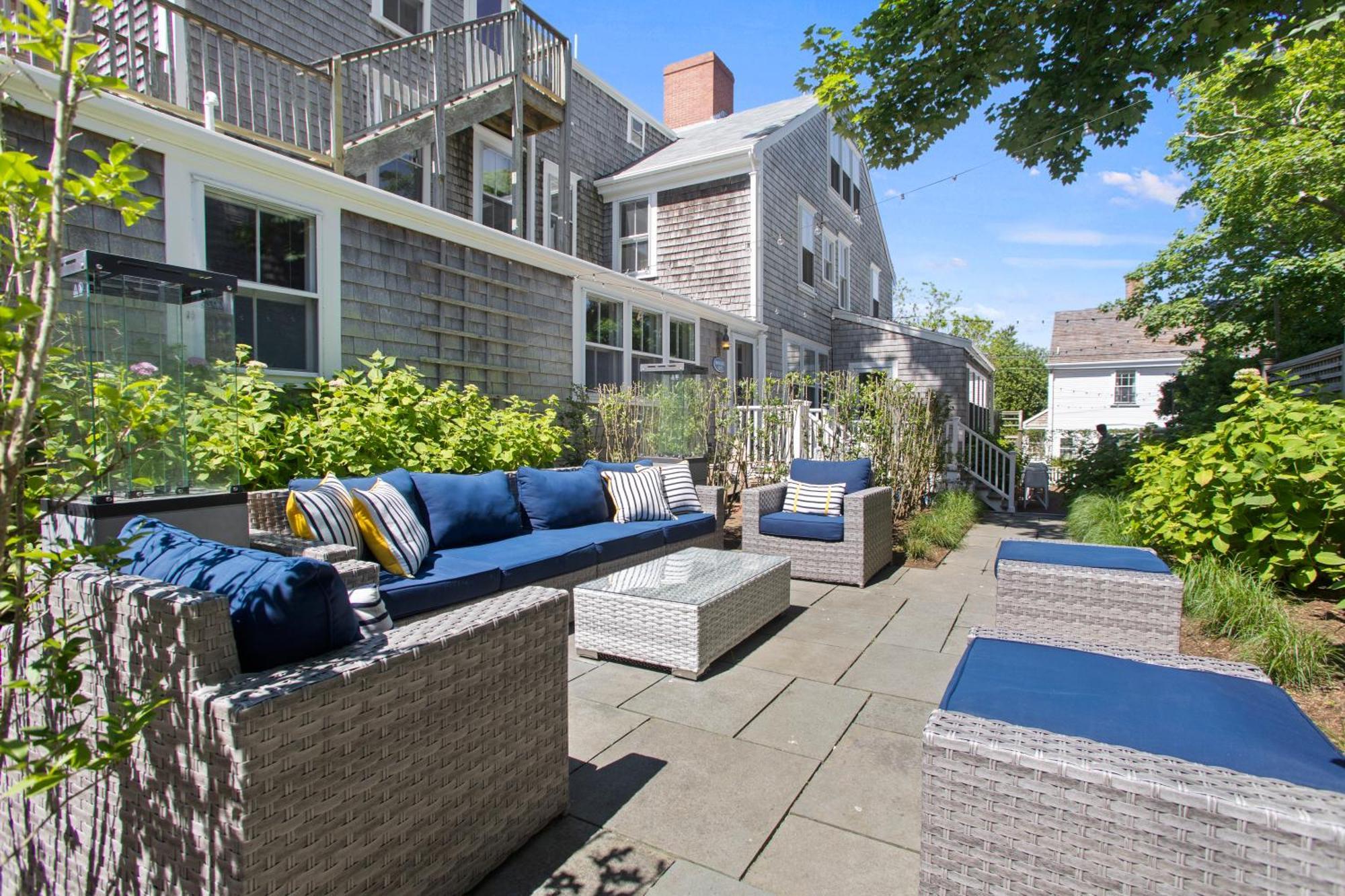 Carlisle House Inn Nantucket Bagian luar foto