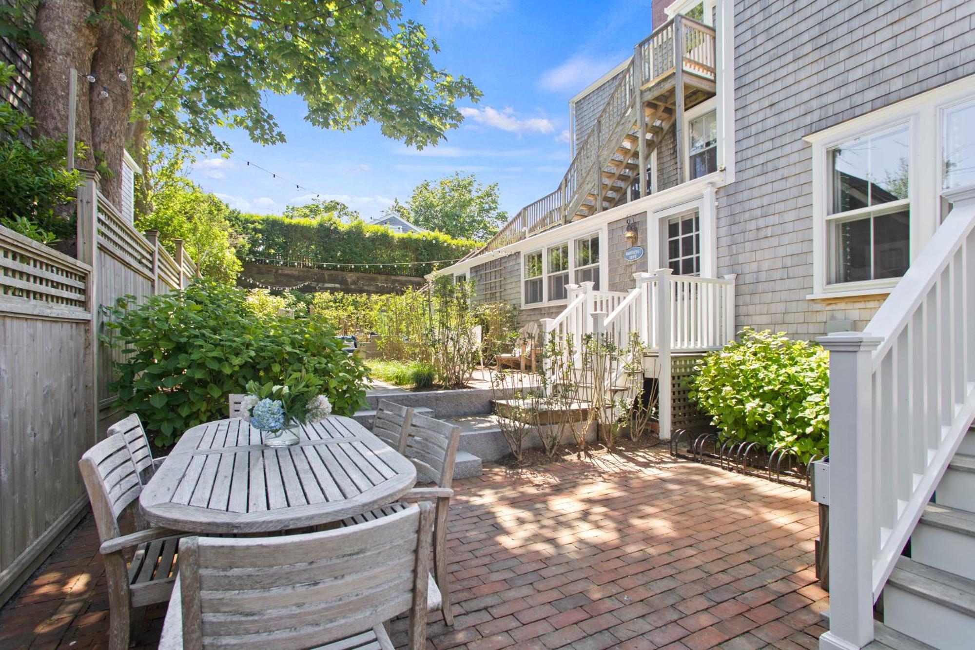 Carlisle House Inn Nantucket Bagian luar foto