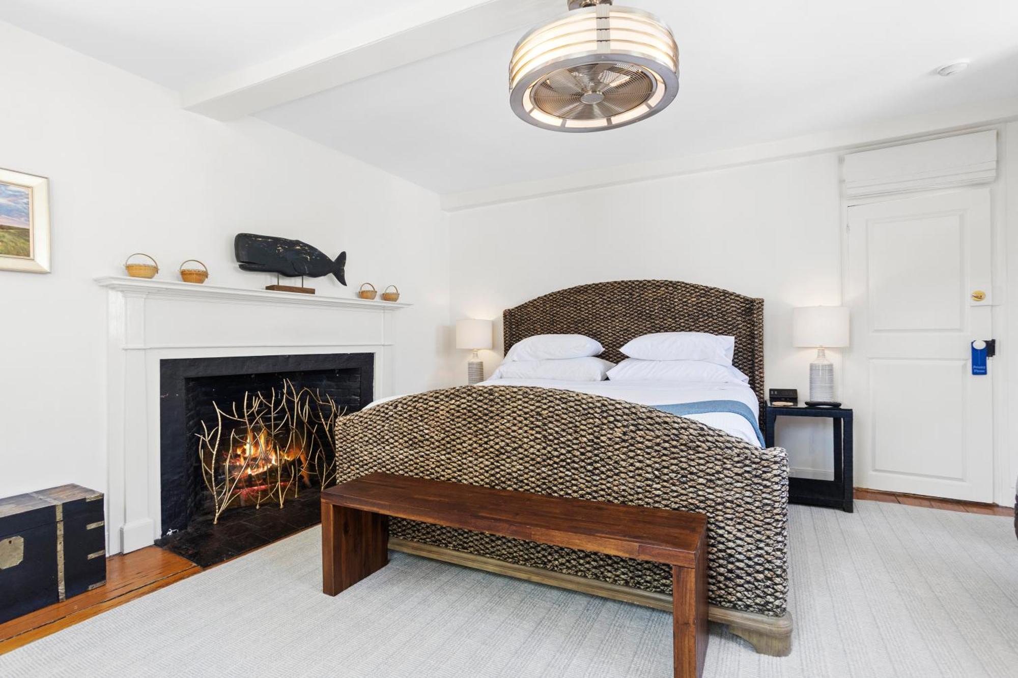 Carlisle House Inn Nantucket Bagian luar foto