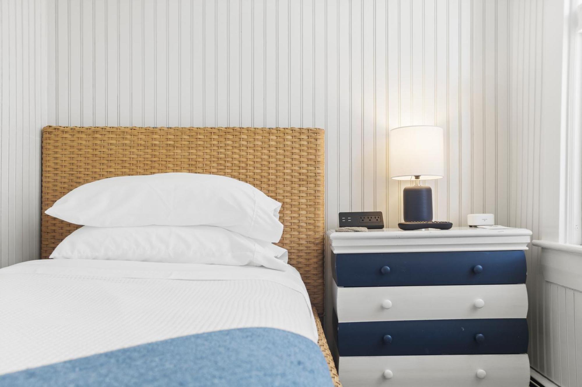 Carlisle House Inn Nantucket Bagian luar foto